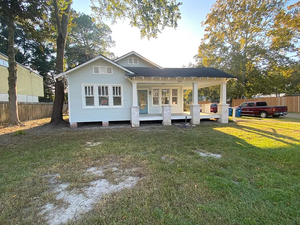 1617 W University Ave
