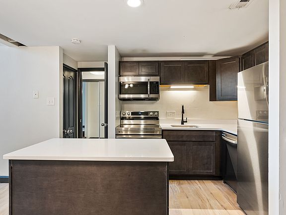 3rd image of 1052 S Kingshighway Blvd #10608982
