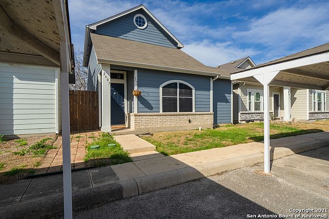 1st image of 2607 Crown Holw