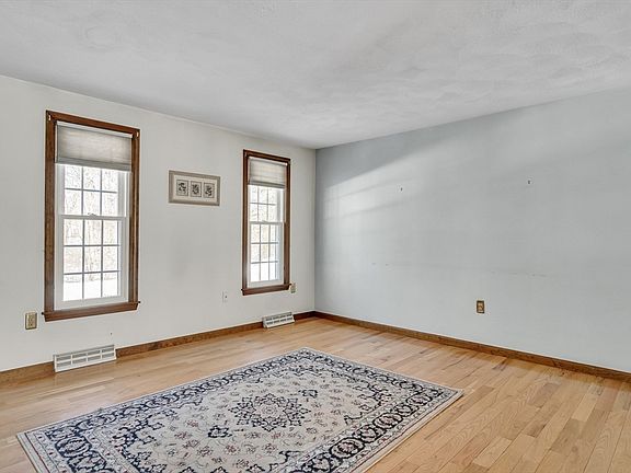 4th image of 20 Woodland Dr Unit 376