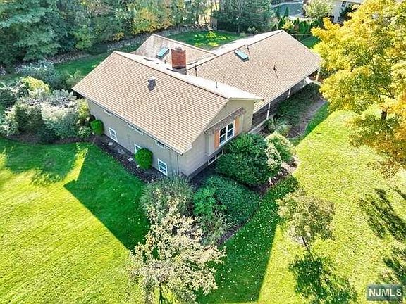 2nd image of 34 Clairmont Dr