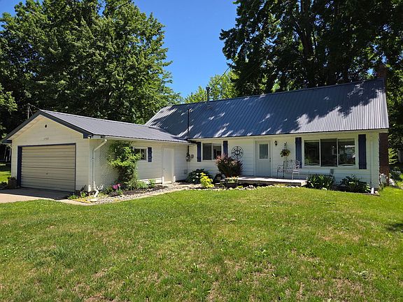 2nd image of 11482 Lakeshore Dr