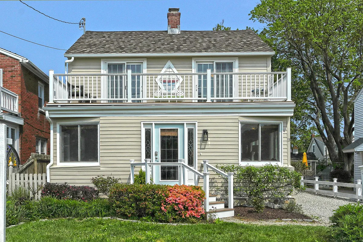 Exterior Front View - 13 Billow Rd