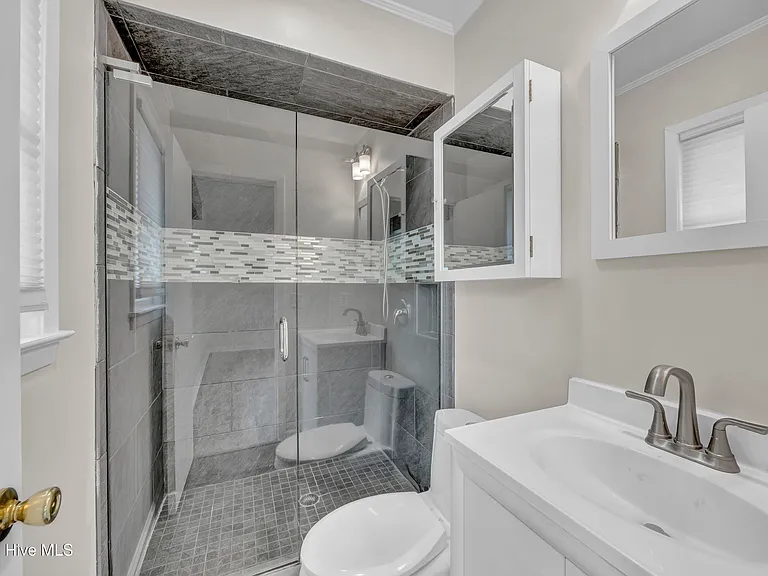 917 Wordsworth Dr — Photo 18