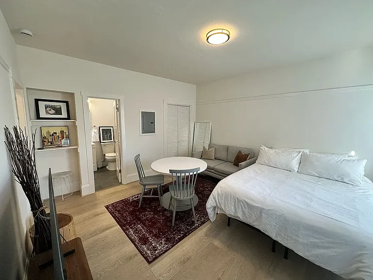 1075 Ofarrell St #10 — Photo 9