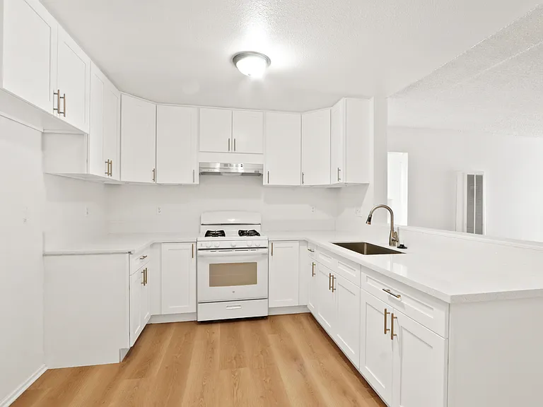 3025 Garnet Ln #B — Photo 2