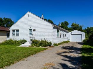 1009 29th St N, Fargo, ND 58102