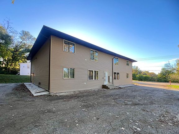 5th image of 2134 E Locust St APT 5