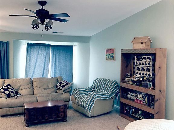 4th image of 1120 Cameron Way