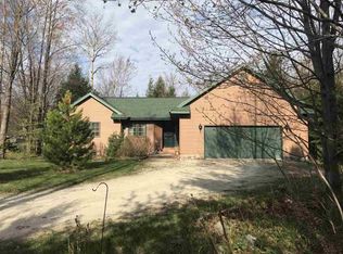 698 E River Dr, Lanse, MI 49946