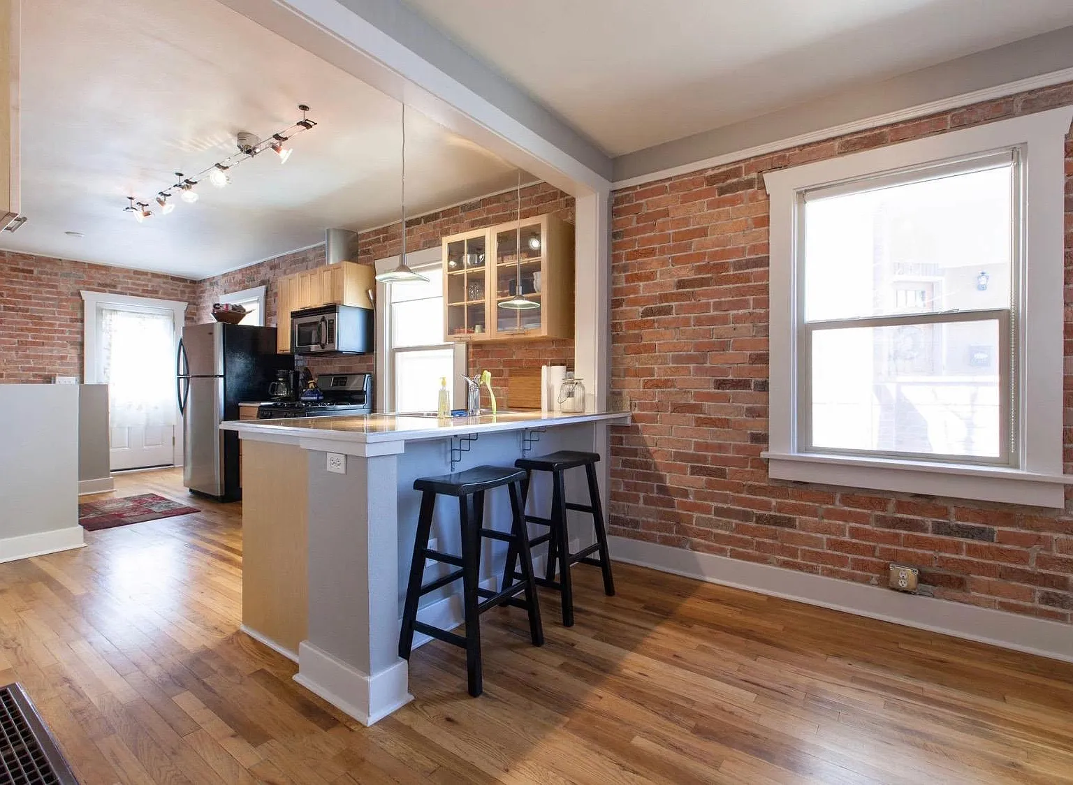 2626 W Argyle Place — Photo 1