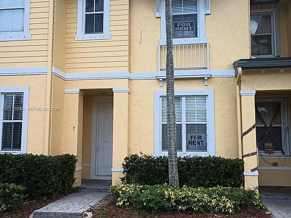 2nd image of 2928 SE 2nd St Unit 7