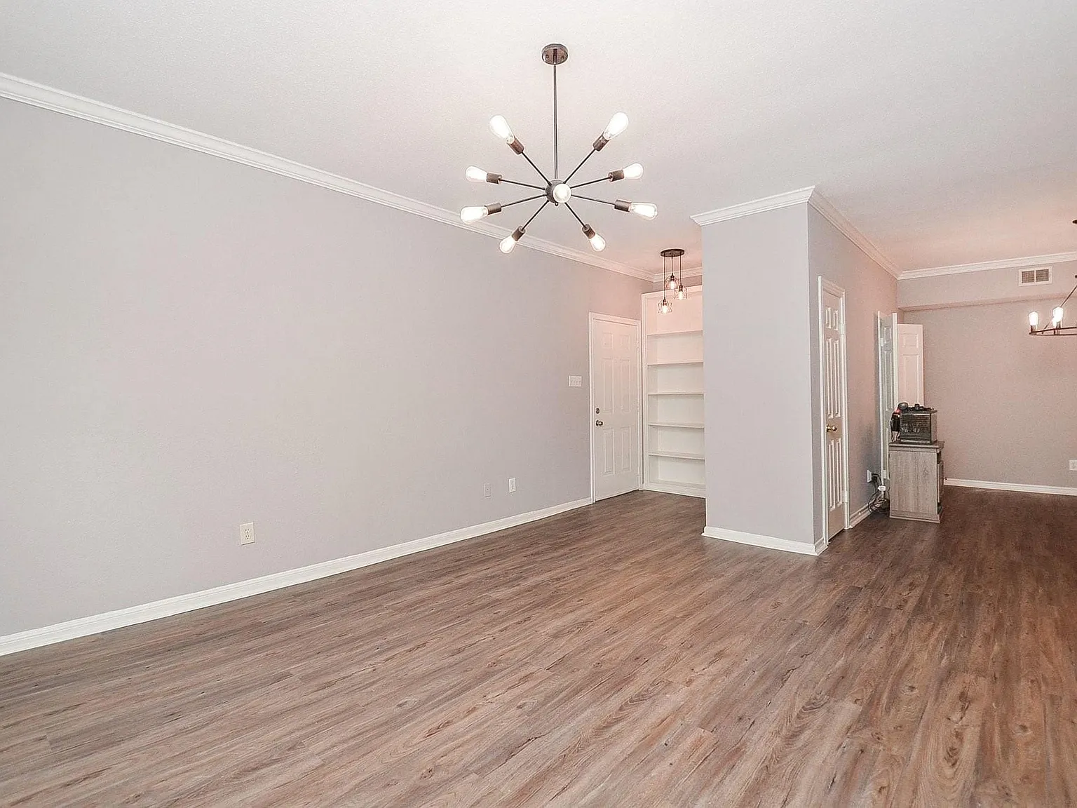 2 bed, 1.5 bath, 1096 sqft, $1,850 — Photo 3