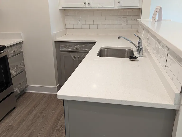 College Park Apartments — Photo 23
