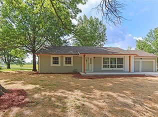 4 Overhill Dr, Paola, KS 66071
