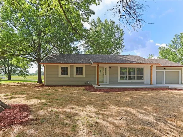 4 Overhill Dr, Paola, KS 66071