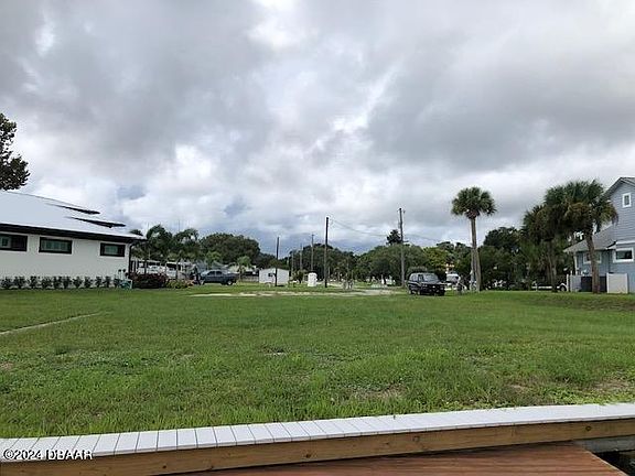 3rd image of 293 Randle Ave