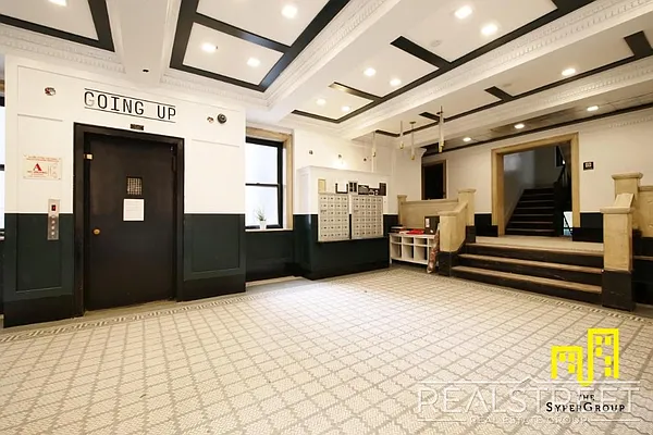 Rented by Real Street Inc | media 10