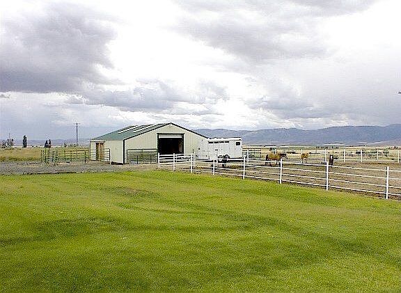 Barn with automatic waterers