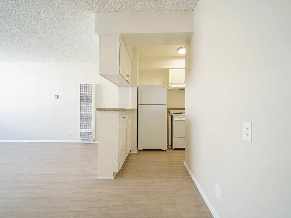 Studio Unit - Kitchen
