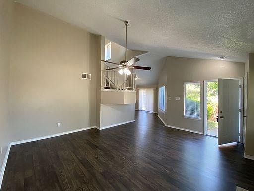 4th image of 1106 Cloudcrest Ct