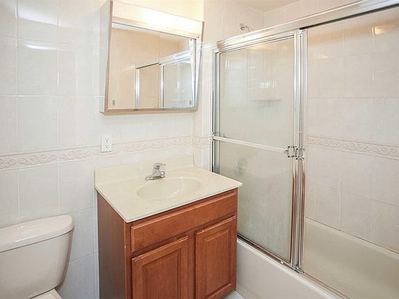 5th image of 13532 Coolidge Ave #4P