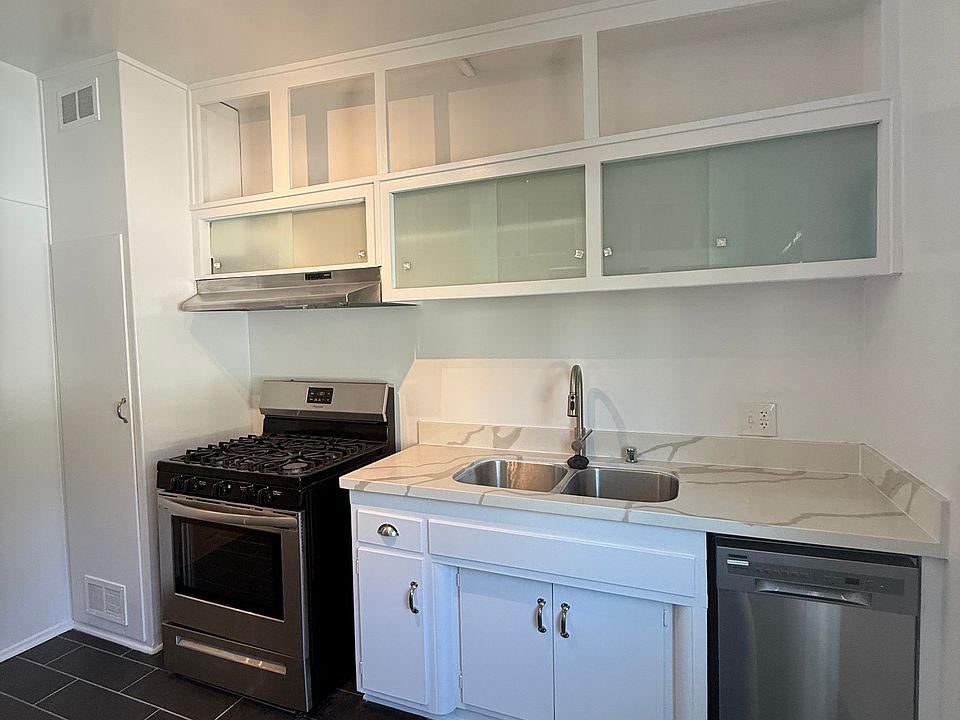 1st image of 11825 Laurelwood Dr #29
