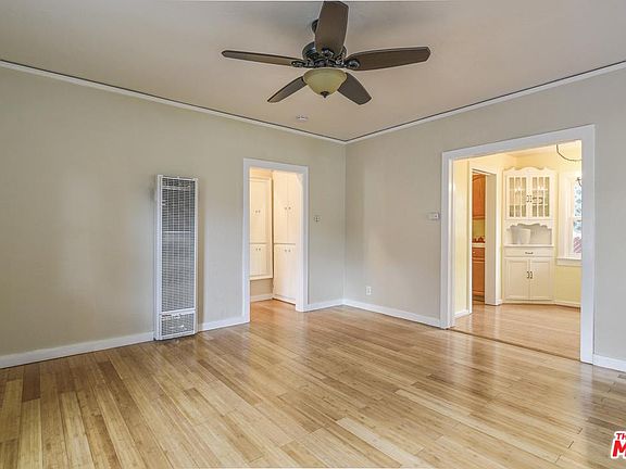 5th image of 10228 Whitegate Ave