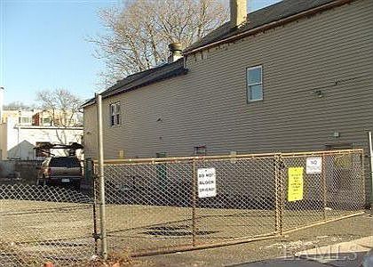 3rd image of 46 Madison St