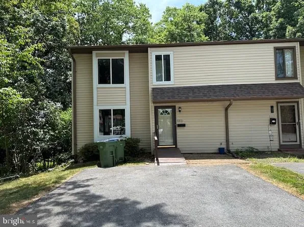 2633 Cranberry Cir, Harrisburg, PA 17110