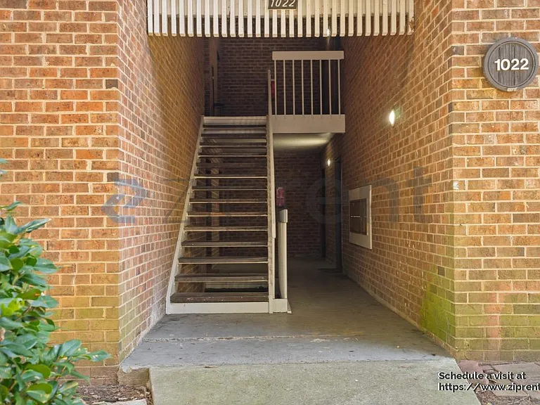 1022 Sandlin Pl #D — Photo 2