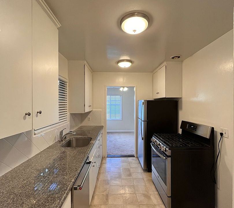 1st image of 833 Live Oak Ave APT 6
