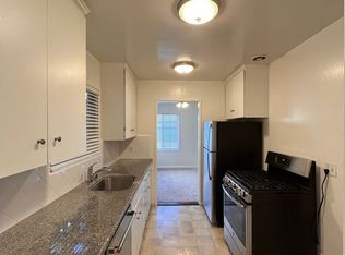 833 Live Oak Ave APT 6, Menlo Park, CA 94025