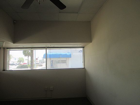 4th image of 360 S Commercial St