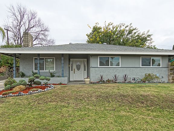2nd image of 3216 E Vermillion St