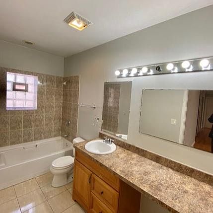 5th image of 7020 S Cregier Ave #223