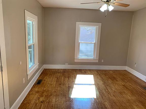 3rd image of 605 Elmwood St