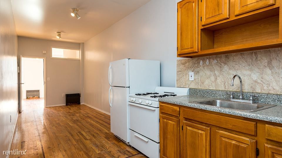 000_93_knickerbocker_avenue_3l-6