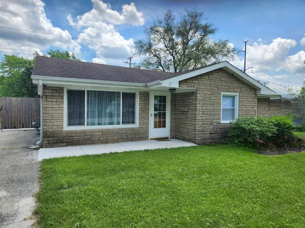 27 Jordan Dr, Bourbonnais, IL 60914