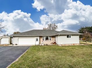 1413 State Road 8, Auburn, IN 46706