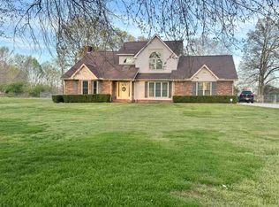 227 Graves Blvd, Hillsboro, AL 35643