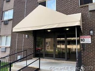 80 Claudia Dr APT 161, West Haven, CT 06516
