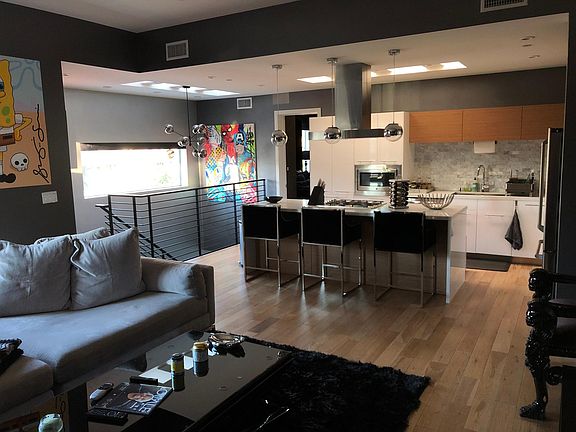 3rd image of 11376 Aqua Vista St