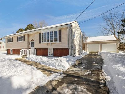 11 Barton Ln, Middletown, RI, 02842