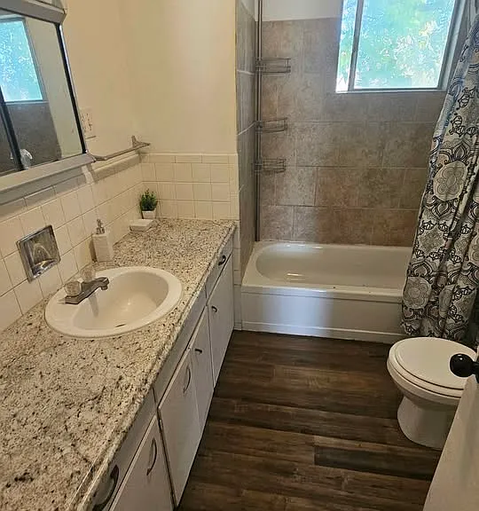 1219 Berkley Ave #B — Photo 10