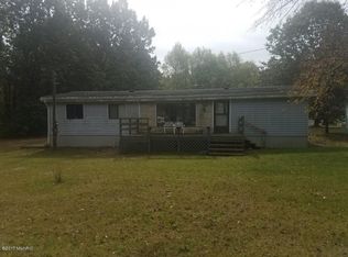 4039 East Dr, Hillsdale, MI 49242