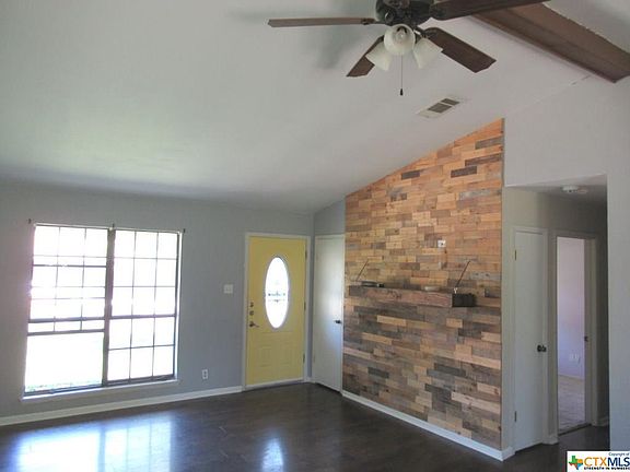 3rd image of 1008 Lindsey Cir