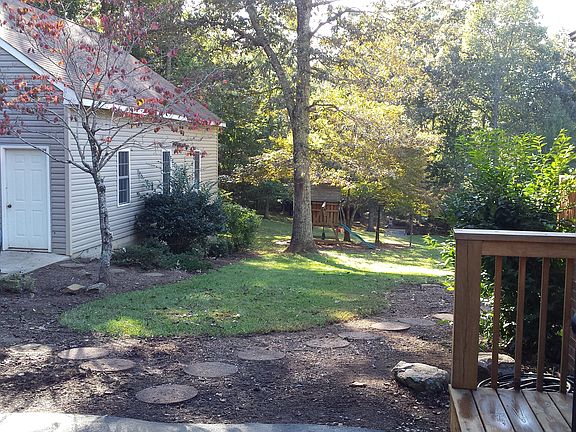 2nd image of 202 Brockenbrough Pl