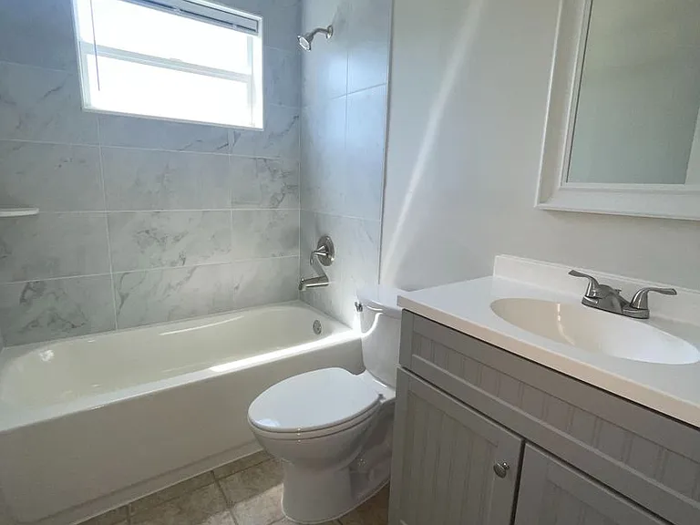 661 Hernando St — Photo 30