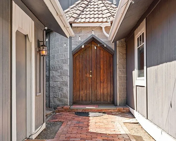 620 Clarke Rd — Photo 2